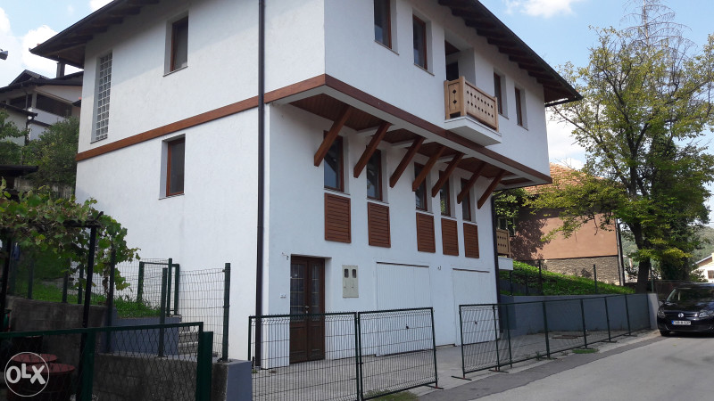 Nova kuća sa dva odvojena stana