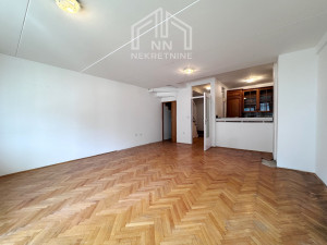 NN Nekretnine : Petosoban stan 105m2 - Papagajka / Stari Grad photo 3