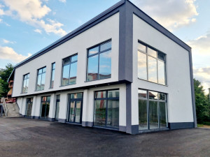 IZDAJE SE - Poslovni prostor 550 m2 - Donje Moštre / Visoko