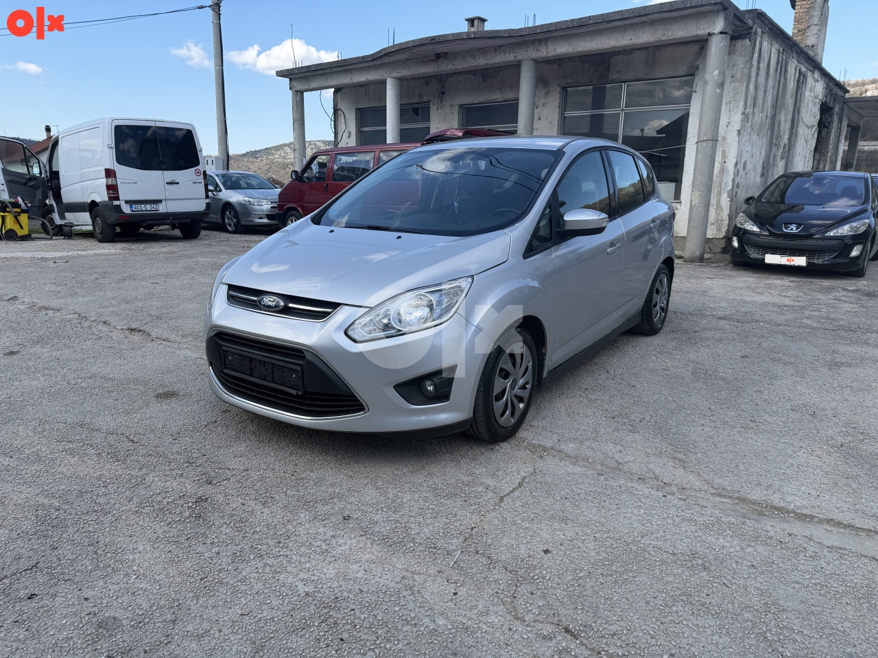 Ford C-Max 1.6 dizel registrovan TOPP STANJE