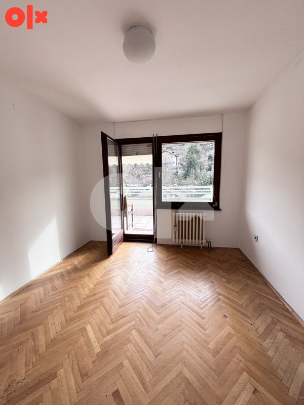 Dvoetažni petosoban stan 105 m2 2 balkona Papagajka 11