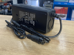 Punjac za trotinet 54.6V 2A M16 romobil skuter
