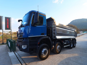 Mercedes-Benz Arocs 4145 8x8 Kipper Hardox Klima
