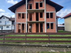 Kuća Kozarska Dubica 415 m2