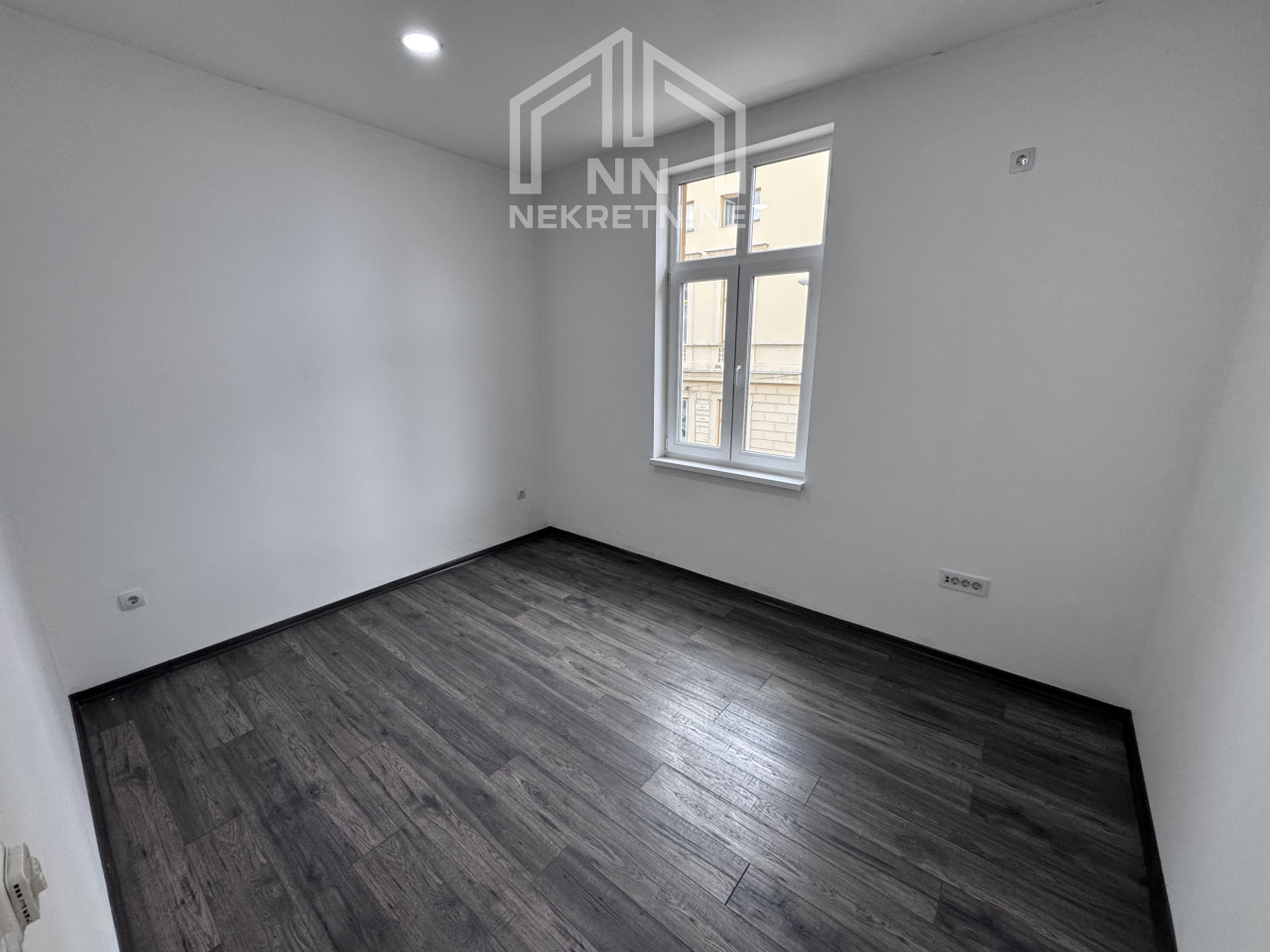 NN Nekretnine : Poslovni prostor / kancelarije 126m2 - Ilidža 10