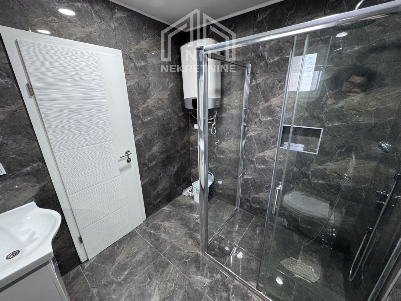 NN Nekretnine : Poslovni prostor / kancelarije 126m2 - Ilidža 16