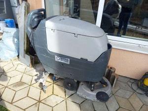 Mašina za pranje podova