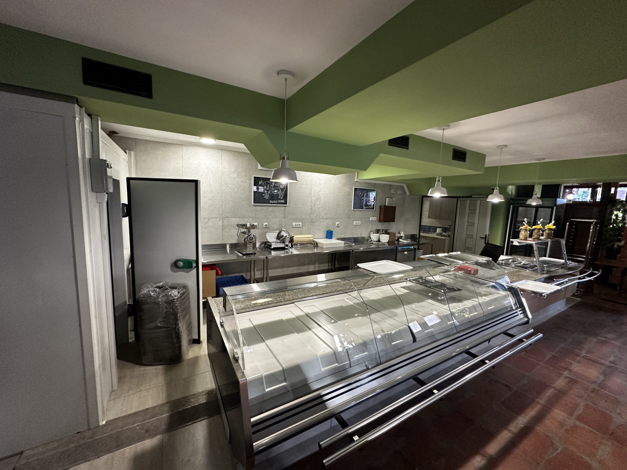 Poslovni prostor - restoran/mesara - 170 m2 13
