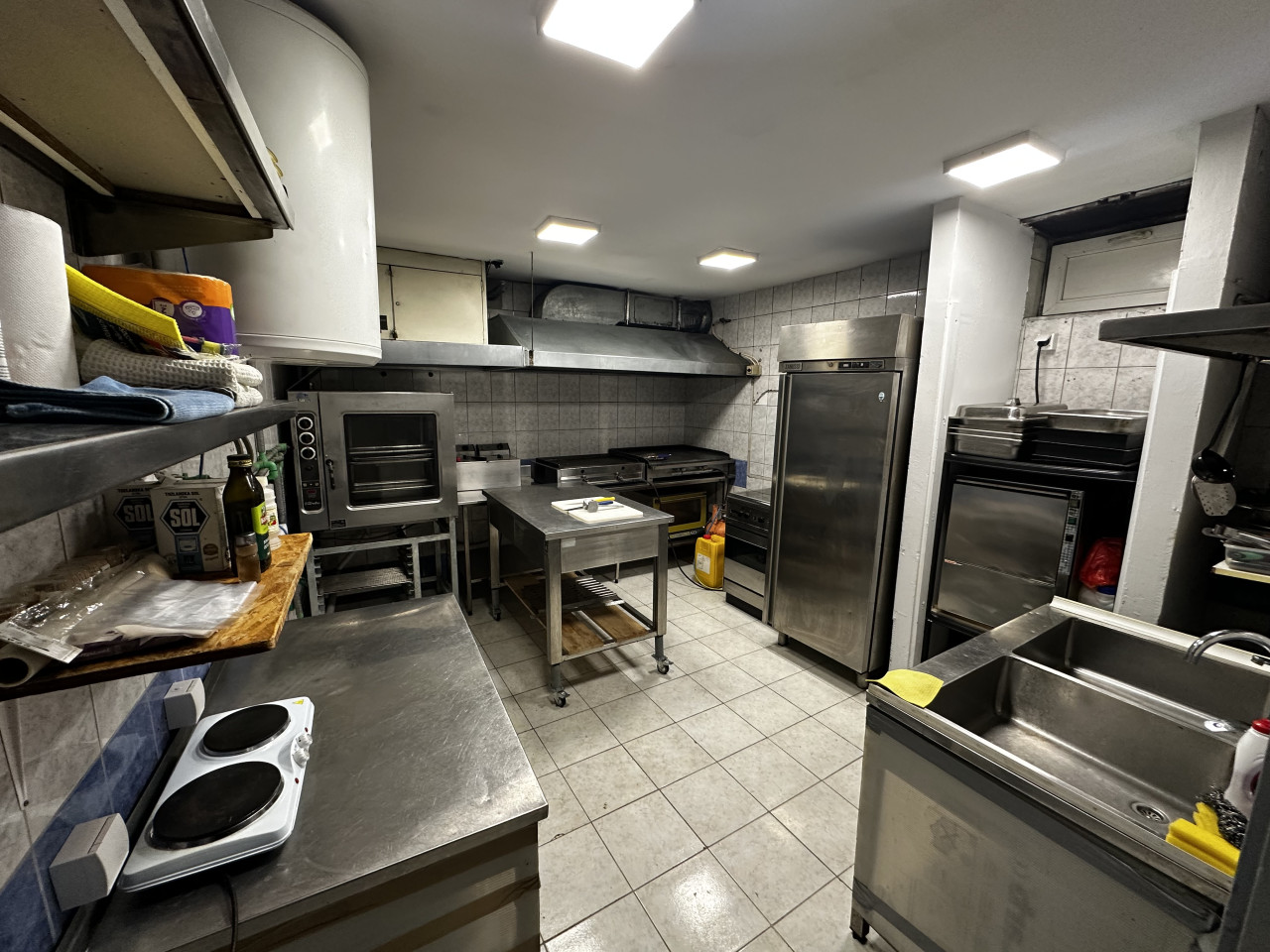 Poslovni prostor - restoran/mesara - 170 m2 15