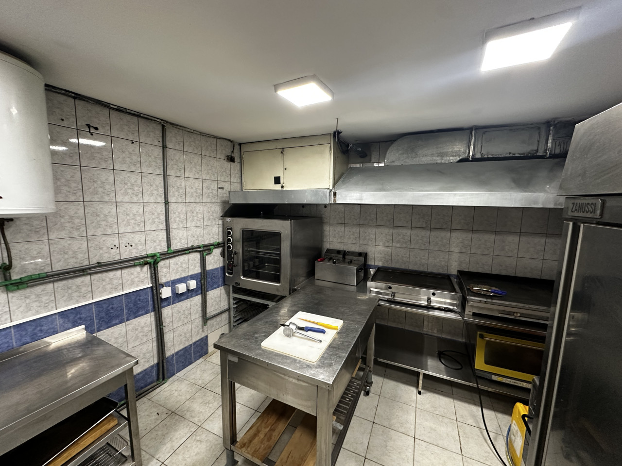 Poslovni prostor - restoran/mesara - 170 m2 17