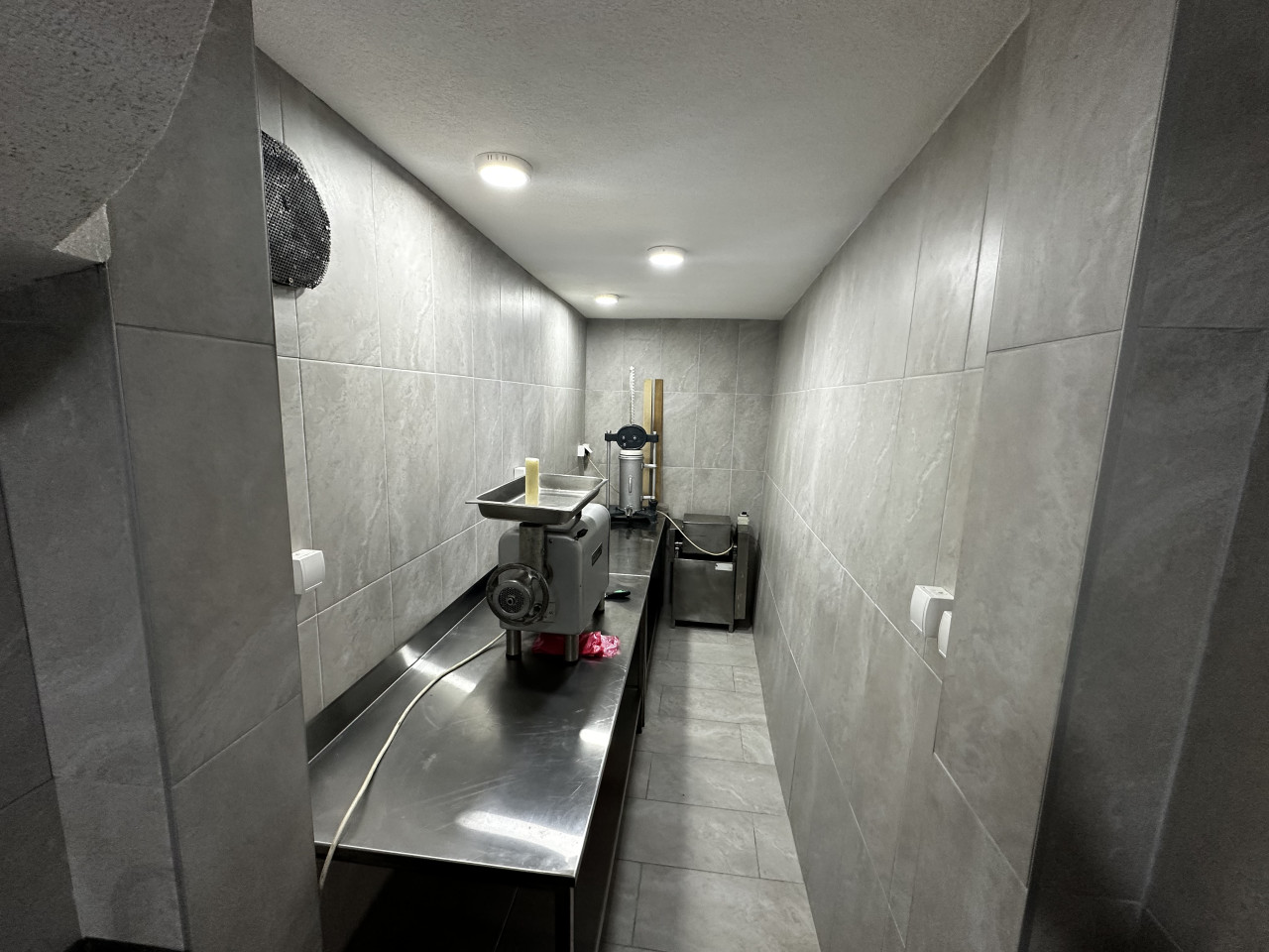 Poslovni prostor - restoran/mesara - 170 m2 20