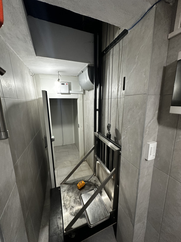 Poslovni prostor - restoran/mesara - 170 m2 25
