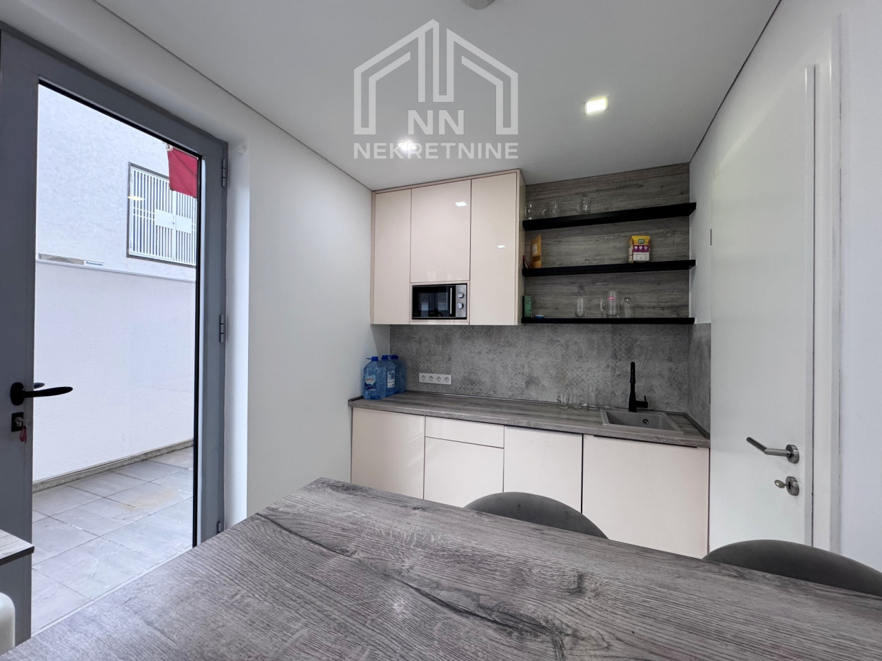 NN Nekretnine : poslovni prostor Kovačići 438m2 24