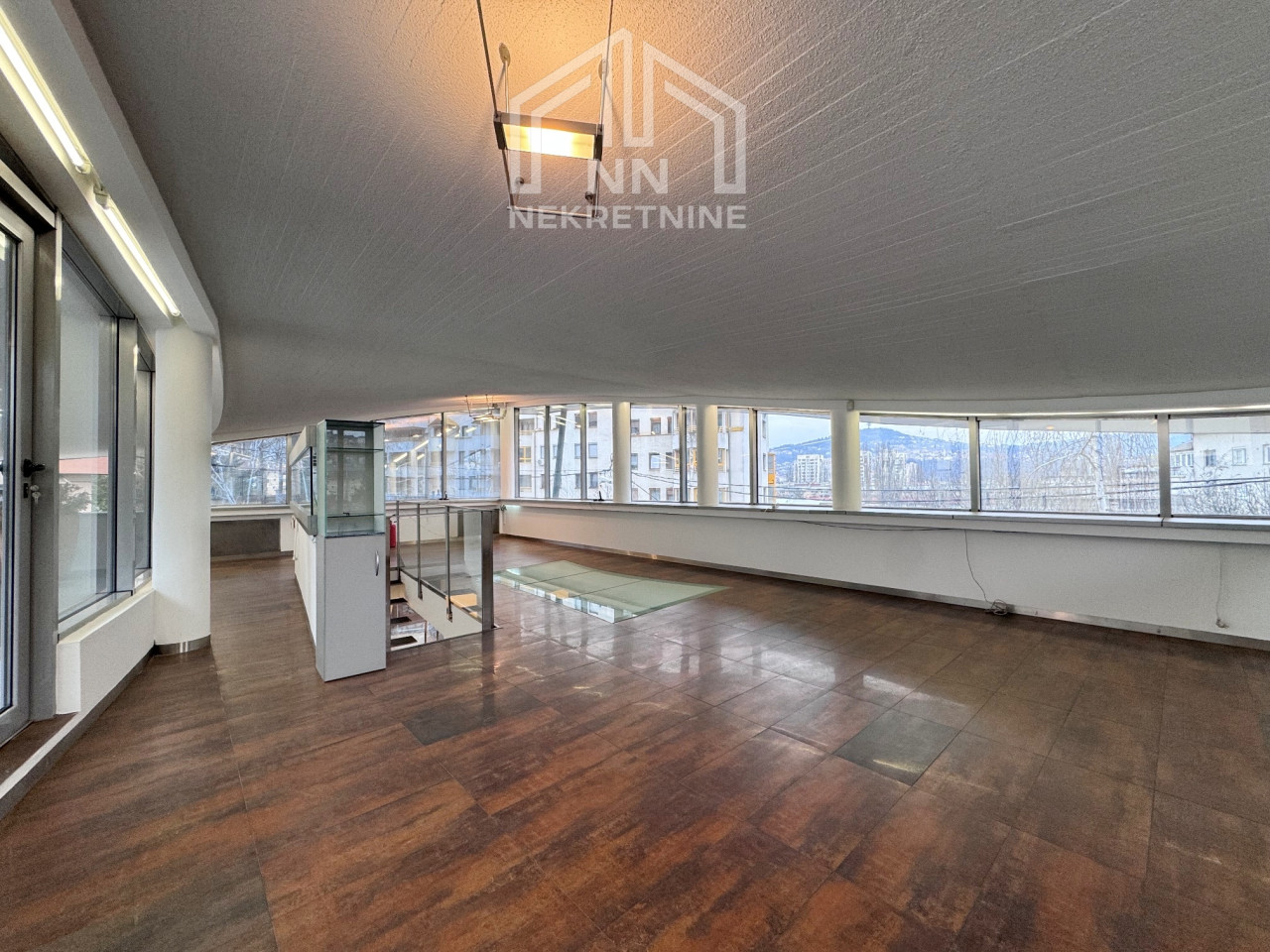 NN Nekretnine : poslovni prostor Kovačići 438m2 33