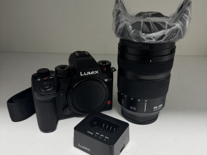 PANASONIC fotoaparat Lumix S1R II + 24-105mm f4 Lens Crni