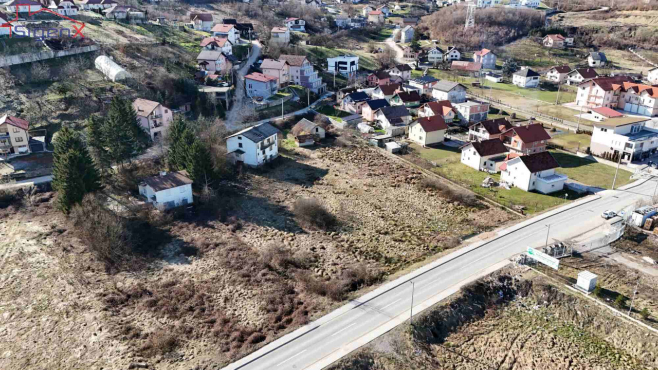 Osik/ Građevinsko zemljište uz cestu 6000m2/ Sarajevo/ Ilidža 4