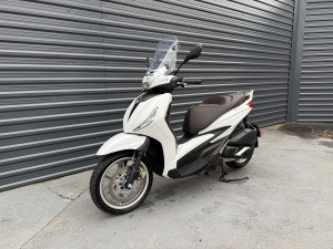 PIAGGIO BEVERLY 300 2023 STANJE KAO NOVO