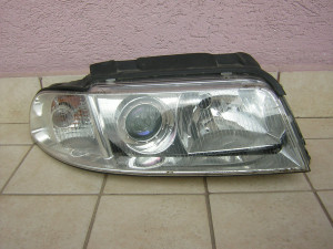 Desni far Audi A4 B5