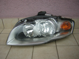 Lijevi far Audi A4 B7
