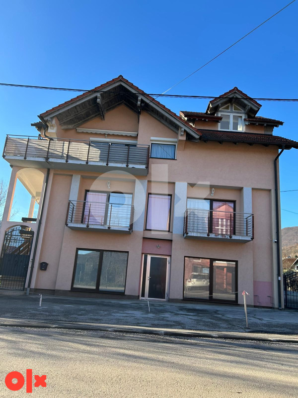 Kuća sa svadbenim salonom u Sanici (Kljuc)