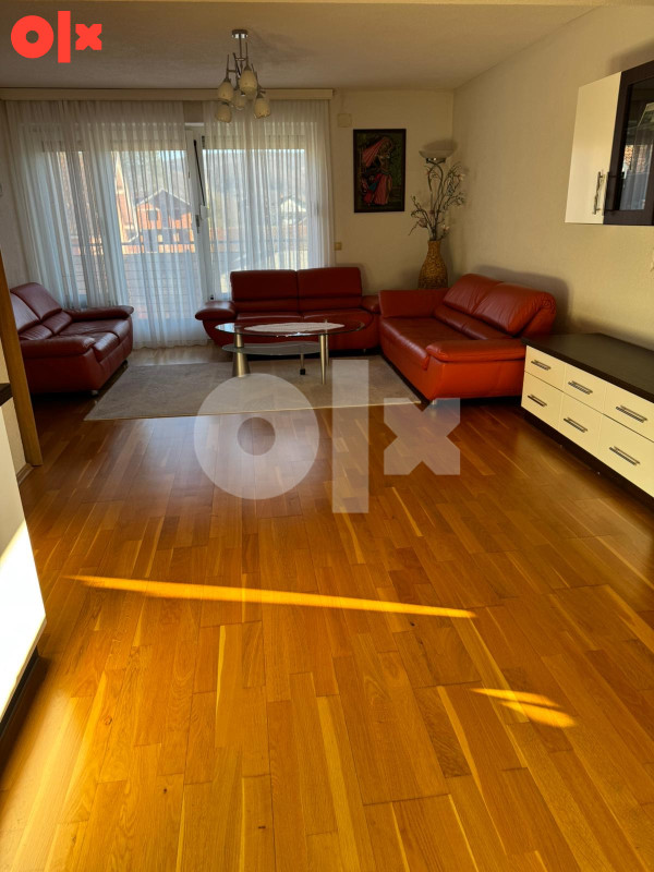 Kuća sa svadbenim salonom u Sanici (Kljuc) 3
