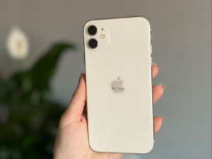 iPhone 11 128GB white 82%