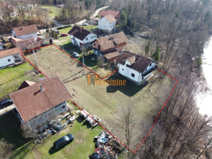 Stambeni objekat 173,20 m2 i placa 1496 m2 - Mađir