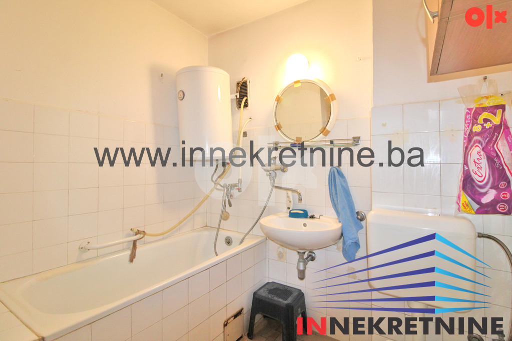 Jednosoban stan 30 m2 sa terasom 20 m2, Pecara, Skojevska 10