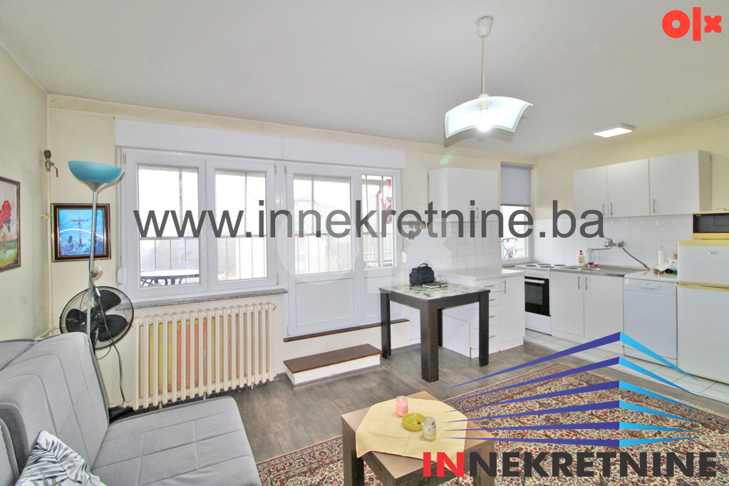 Jednosoban stan 30 m2 sa terasom 20 m2, Pecara, Skojevska 3