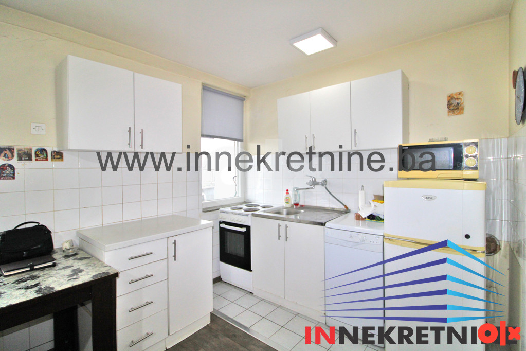 Jednosoban stan 30 m2 sa terasom 20 m2, Pecara, Skojevska 5
