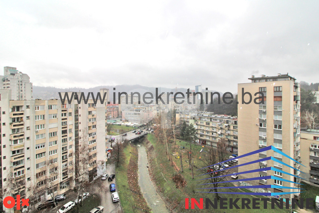 Jednosoban stan 30 m2 sa terasom 20 m2, Pecara, Skojevska 15