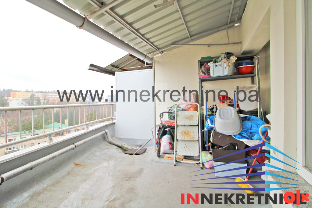 Jednosoban stan 30 m2 sa terasom 20 m2, Pecara, Skojevska 13