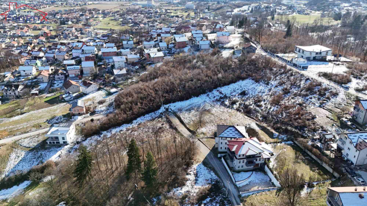 SIGENX prodaje: Zemljište/ Osjek/ Ilidža/9000m2 uz asfalt 9