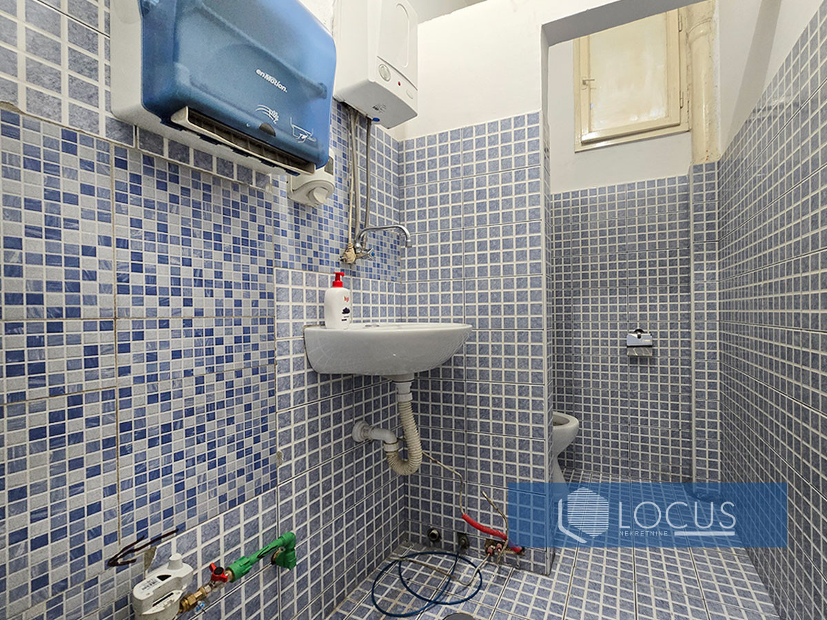 LOCUS: Poslovni prostor uz glavnu saobraćajnicu, Vraca 9