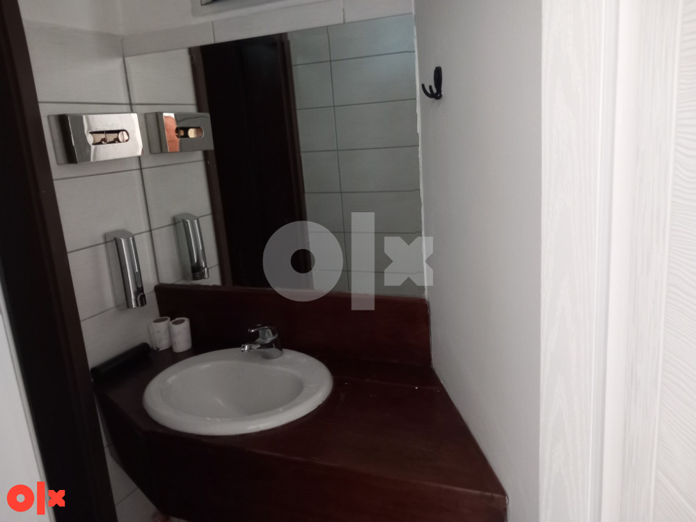 Prodajem ili  izdajem poslovni prostor 32 m2 kod Rk Omega , Tuzla 2