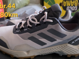 Adidas Terrex Traxion 44 patike