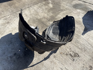 Blatobran pvc prednji desni Nissan Qashqai J10 2013 (fotografija 2)