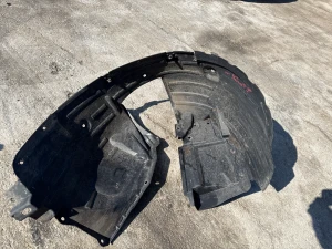 Blatobran pvc prednji desni Nissan Qashqai J10 2013 (fotografija 4)