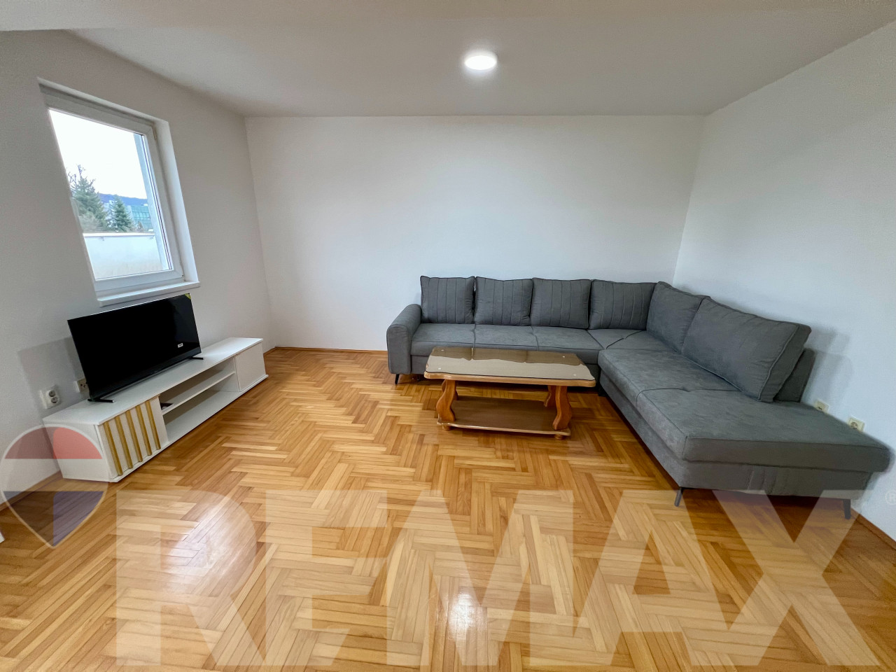 Prostran trosoban stan za najam | Budžak / Lazarevo