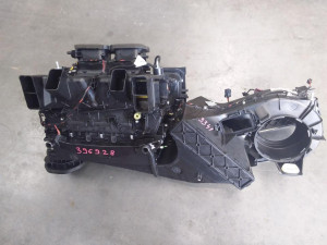 A2128305160 KUCISTE VENTILACIJE N MERCEDES E CLASS (W2