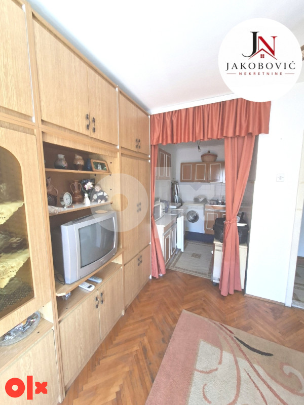 Garsonjera 24 m2 na 4spratu u blizini Prve osnovne škole photo 4