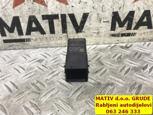 Relej GRIJAČA Peugeot 5008 II 2,0 BlueHDi 2021 9803299780