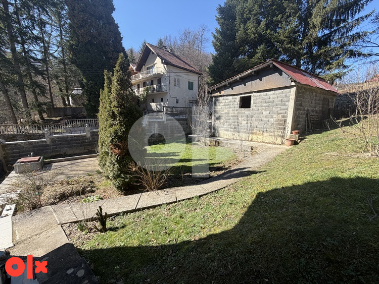 Kuća sa dvorištem i garažom, Rakovica 3