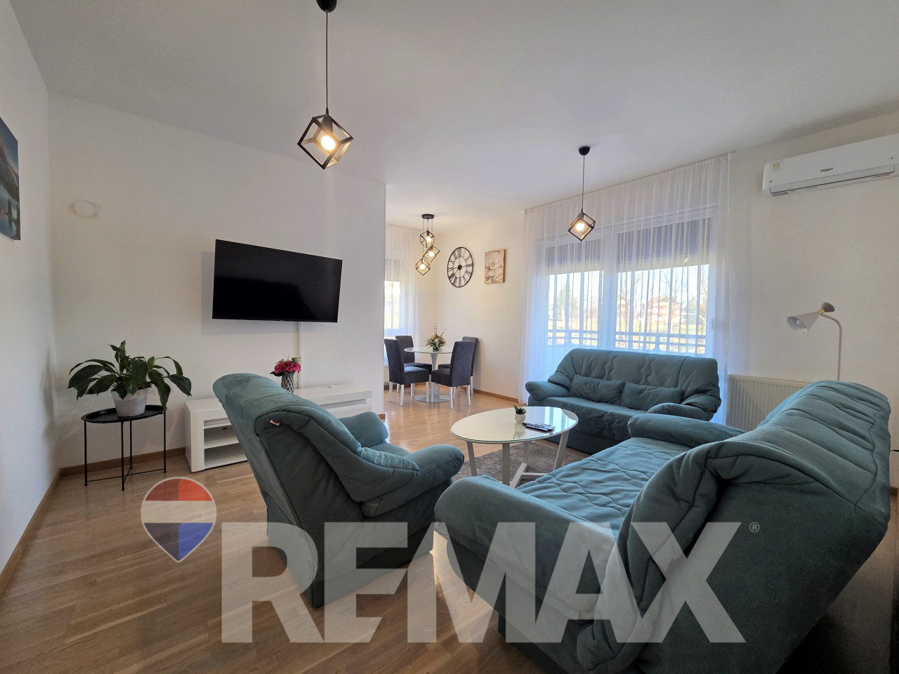 Nov dvosoban stan 47m2, opremljen, parking, Hisete