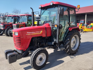 Traktor Mahindra 475
