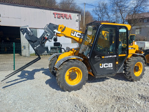 Telskopski viljuškar JCB 525-60 Agri