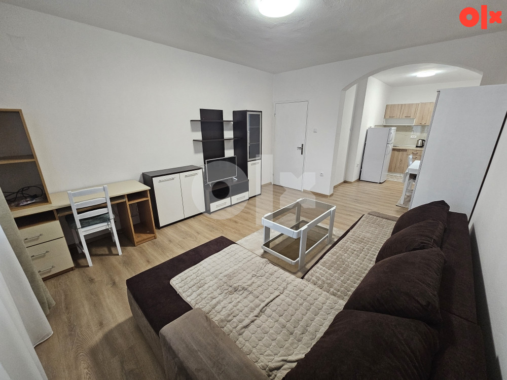 Izdajem stan apartman garsonjera Banja Luka Starcevica