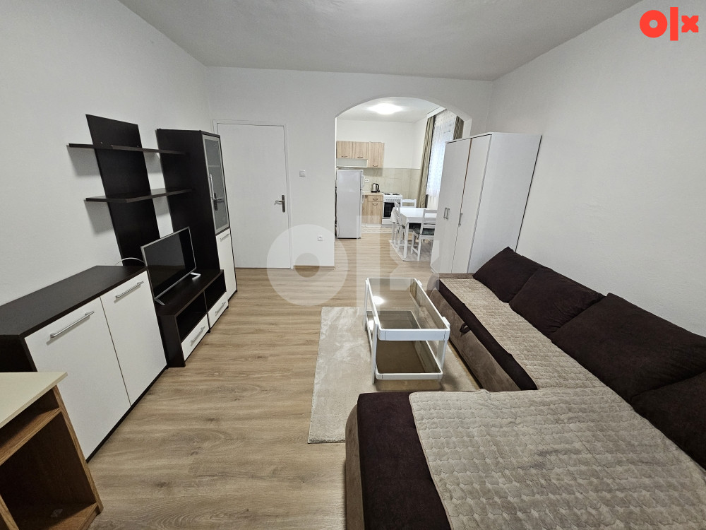 Izdajem stan apartman garsonjera Banja Luka Starcevica 3