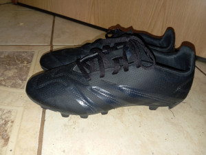 Kopačke Adidas broj 38 2/3 nove