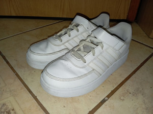 Patike Adidas broj 34
